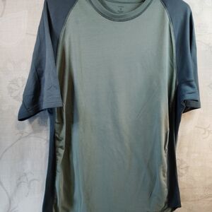 Quest Men's Two-Tone Blue Athletic Wear Short Sleeve Shirt